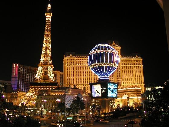 1008899-Eiffel_Tower_2_Paris_Las_Vegas_Hotel_Albuquerque.jpg